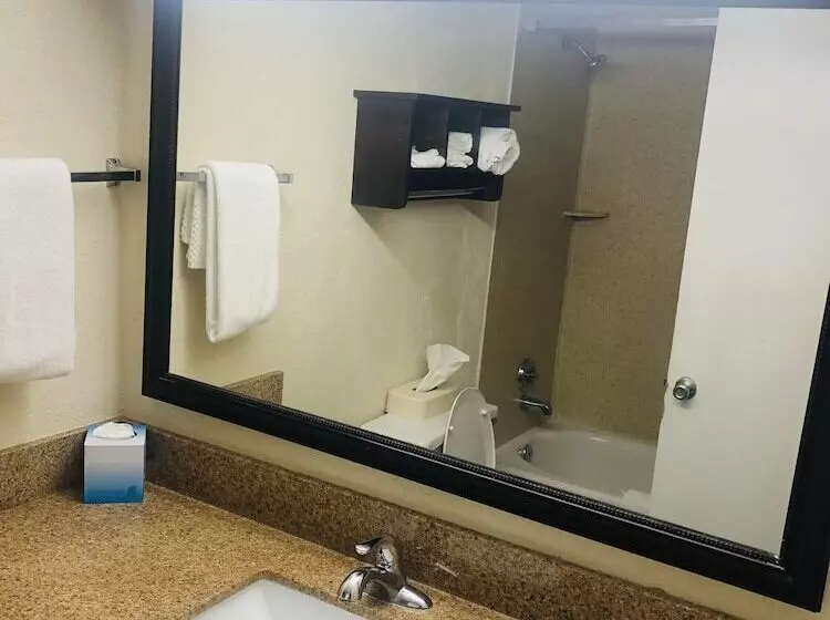 בית מלון כפרי Quail Inn & Suites