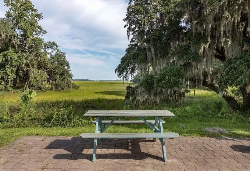 בית מלון כפרי Quality Inn At Town Center