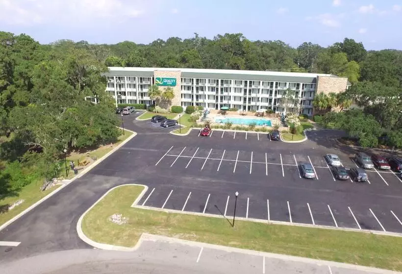 בית מלון כפרי Quality Inn At Town Center