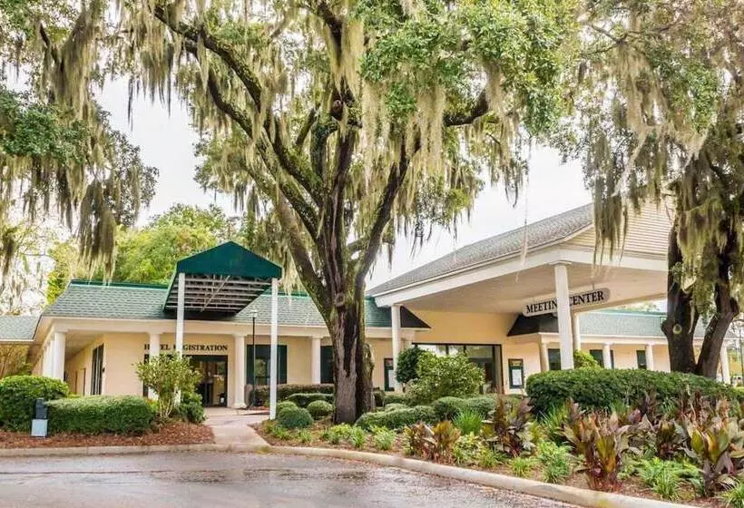 בית מלון כפרי Quality Inn At Town Center