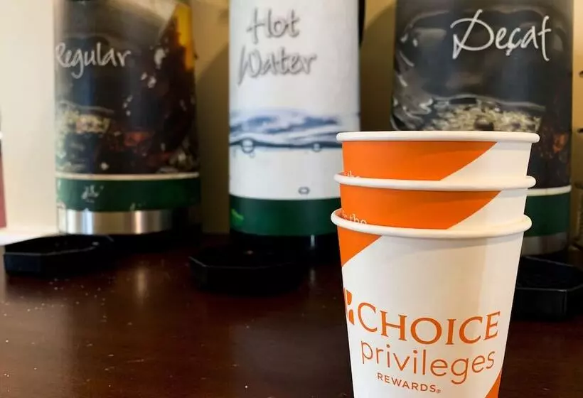 בית מלון כפרי Quality Inn At Town Center