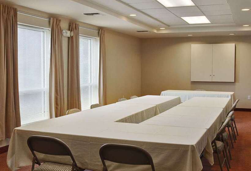 ホテル Ramada By Wyndham Seatac Airport