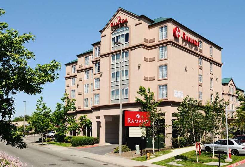ホテル Ramada By Wyndham Seatac Airport