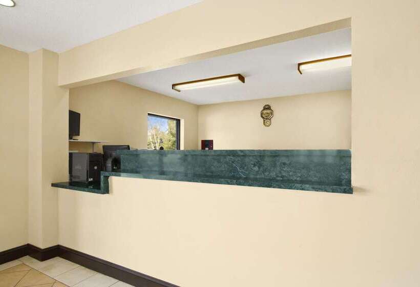 בית מלון כפרי Ramada Limited Columbia