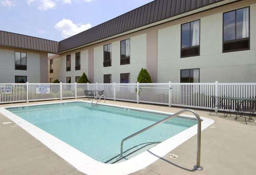 בית מלון כפרי Ramada Limited Columbia