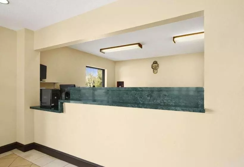 هتل Ramada Limited Columbia