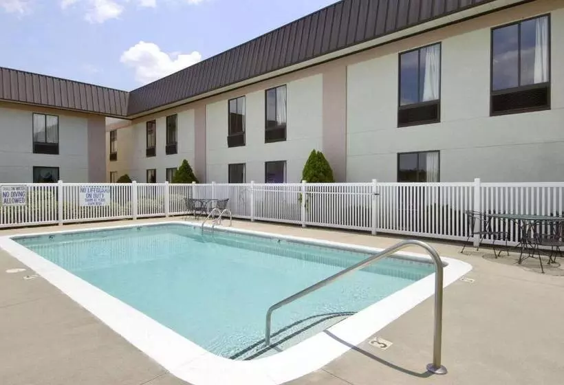 هتل Ramada Limited Columbia