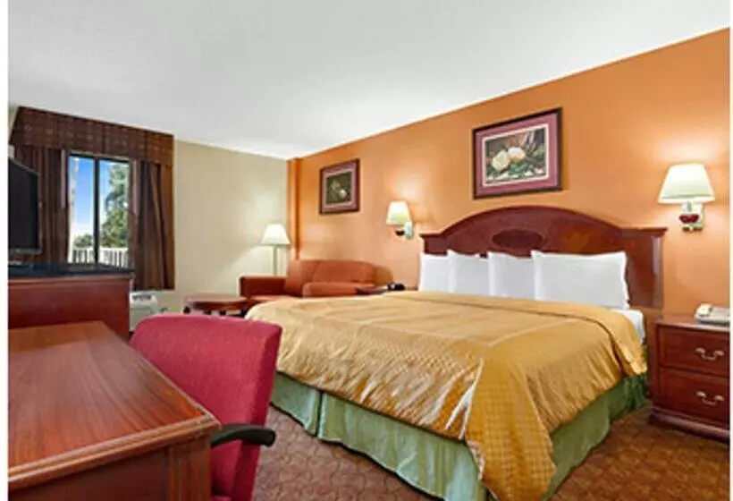 هتل Ramada Limited Columbia