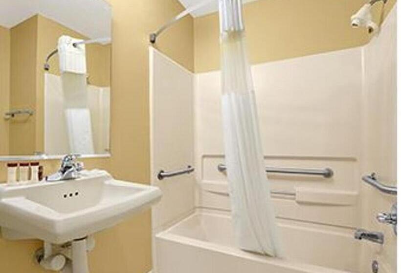 בית מלון כפרי Ramada Limited Columbia