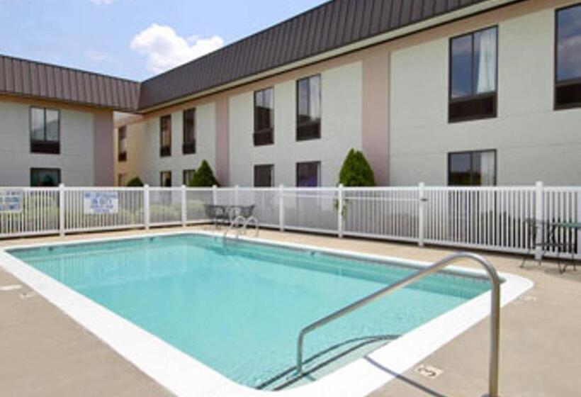 בית מלון כפרי Ramada Limited Columbia