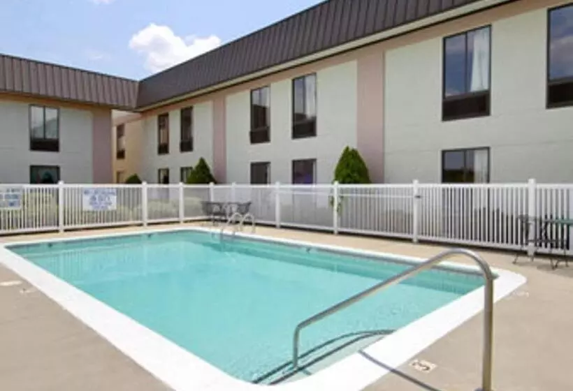 هتل Ramada Limited Columbia