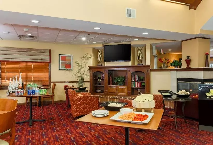 Отель Residence Inn By Marriott Flint Grand Blanc