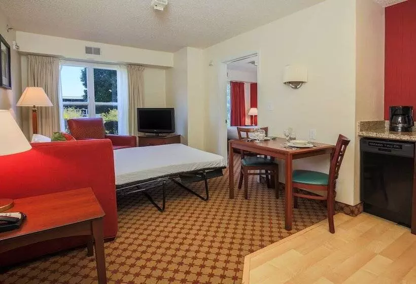 Отель Residence Inn By Marriott Flint Grand Blanc