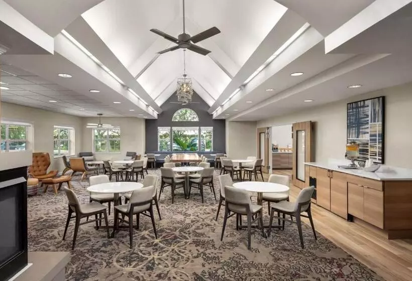 Отель Residence Inn By Marriott Orlando East/ucf Area