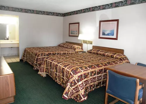 호텔 Rodeway Inn Blue Springs