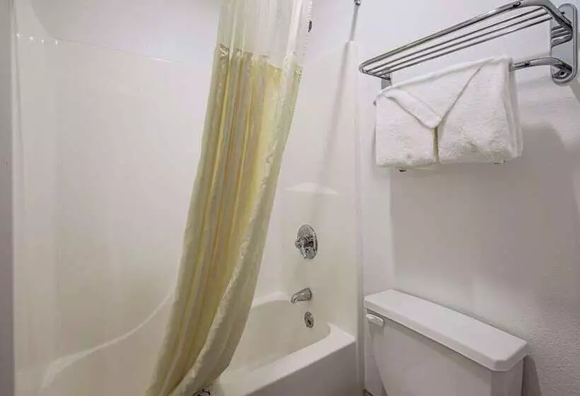 فندق Rodeway Inn