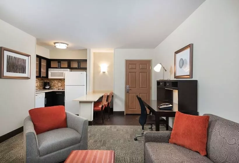 ホテル Staybridge Suites Chantilly Dulles Airport, An Ihg