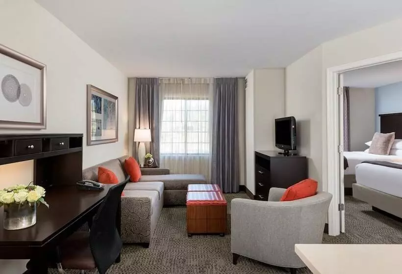 ホテル Staybridge Suites Chantilly Dulles Airport, An Ihg