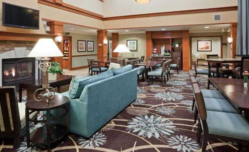 ホテル Staybridge Suites Minneapolis Maple Grove, An Ihg
