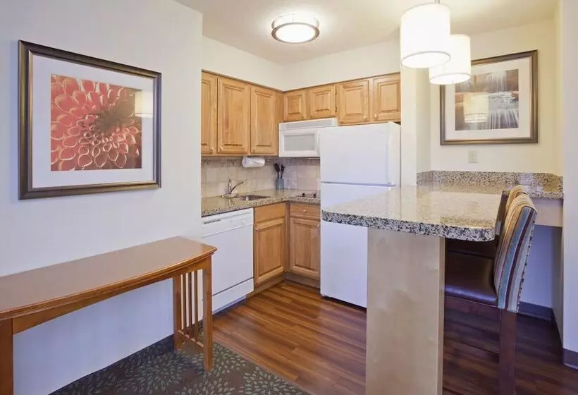 ホテル Staybridge Suites Minneapolis Maple Grove, An Ihg