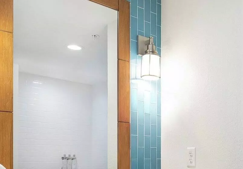 Compass By Margaritaville Hotel Naples