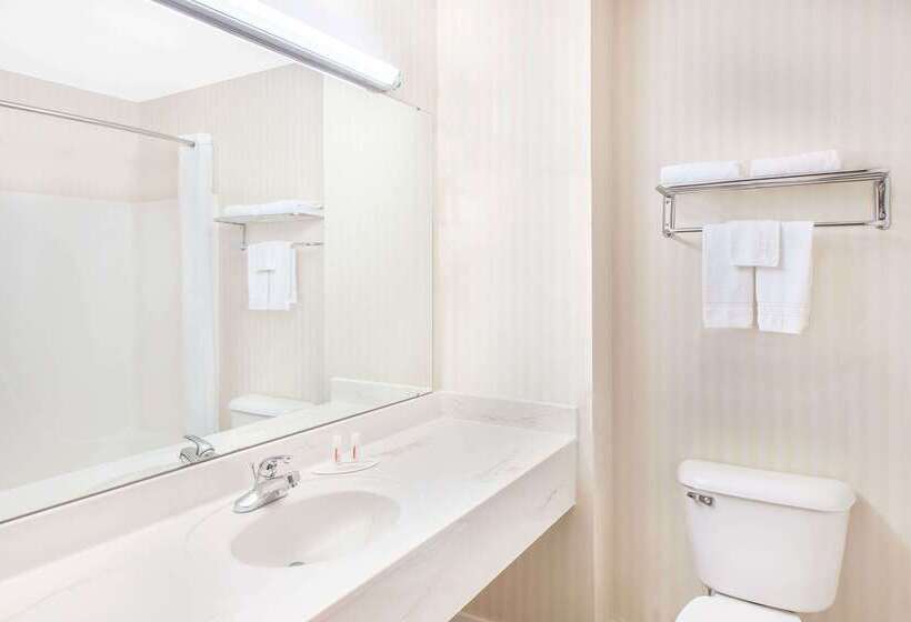 Otel Super 8 By Wyndham Lowell/bentonville/rogers Area