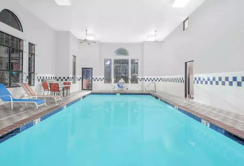 Отель Super 8 By Wyndham Lowell/bentonville/rogers Area