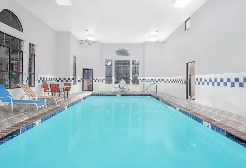 Отель Super 8 By Wyndham Lowell/bentonville/rogers Area