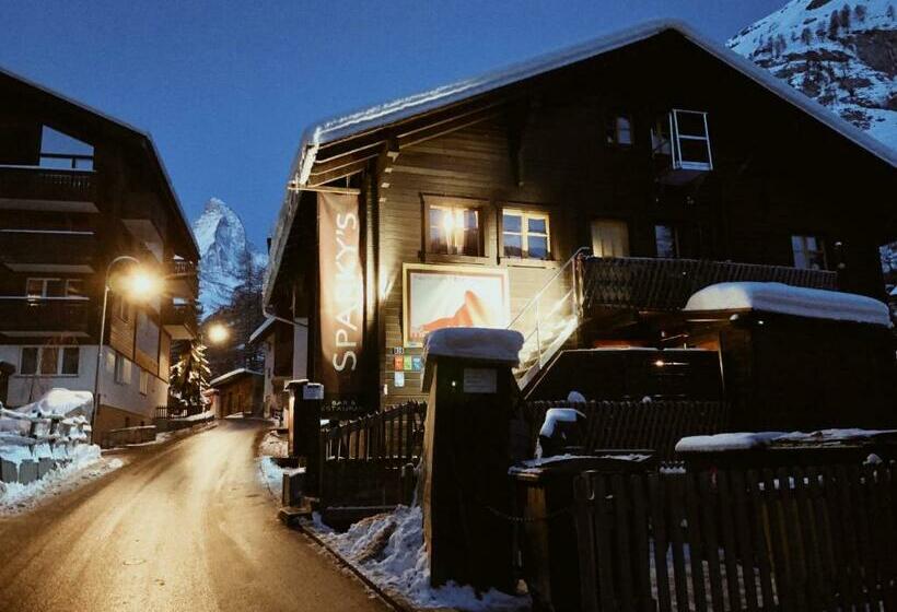 فندق The Matterhorn Hostel Zermatt