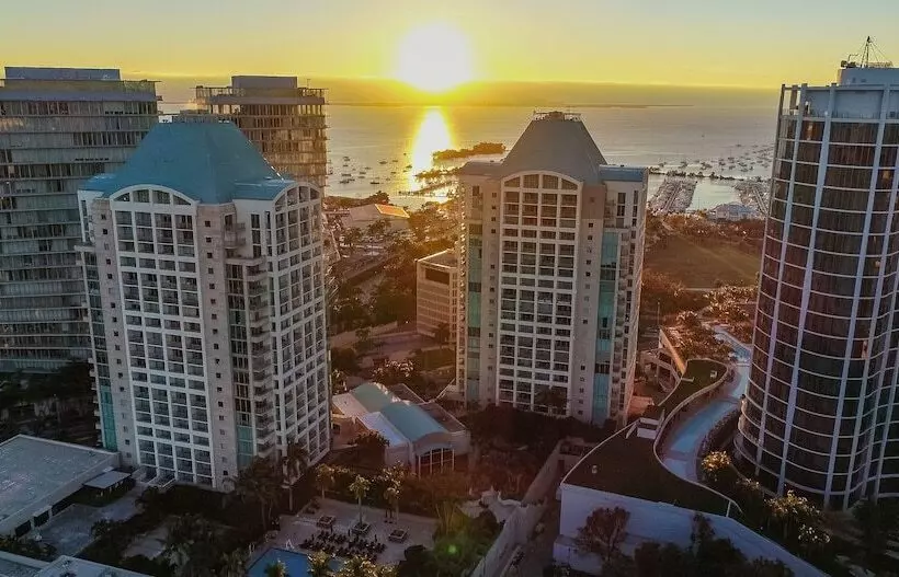 Hotelli The Ritzcarlton Coconut Grove, Miami