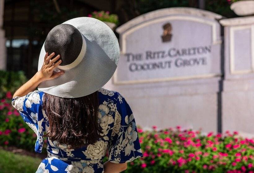 هتل The Ritzcarlton Coconut Grove, Miami