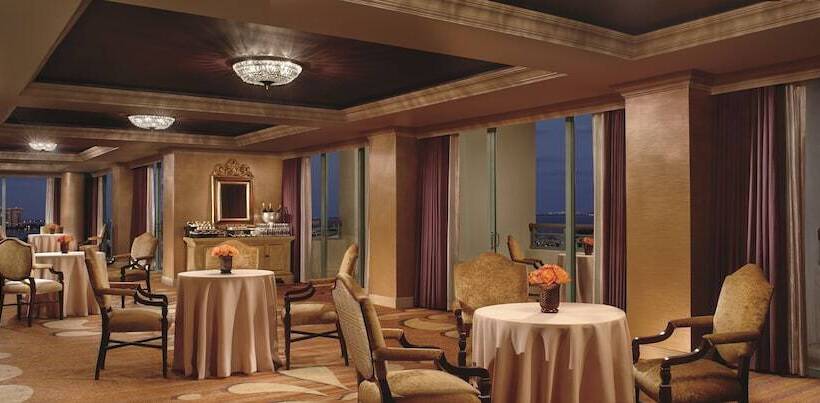 هتل The Ritzcarlton Coconut Grove, Miami