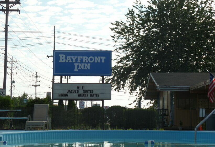 فندق على الطريق Bayfront Inn