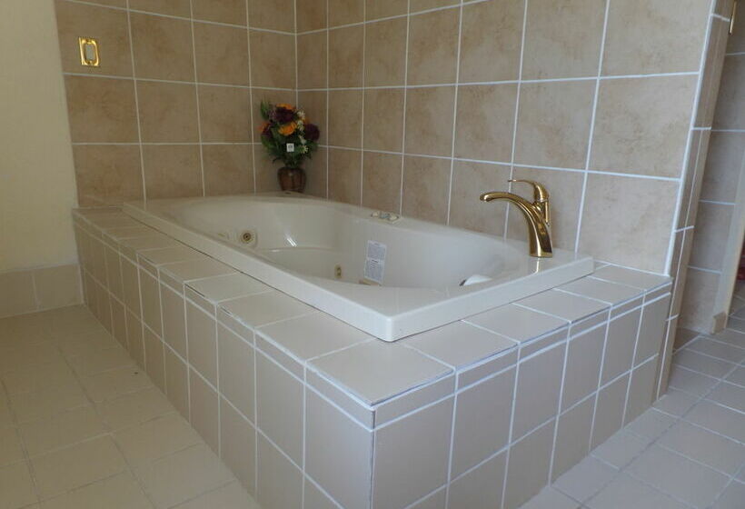 فندق على الطريق Bayfront Inn