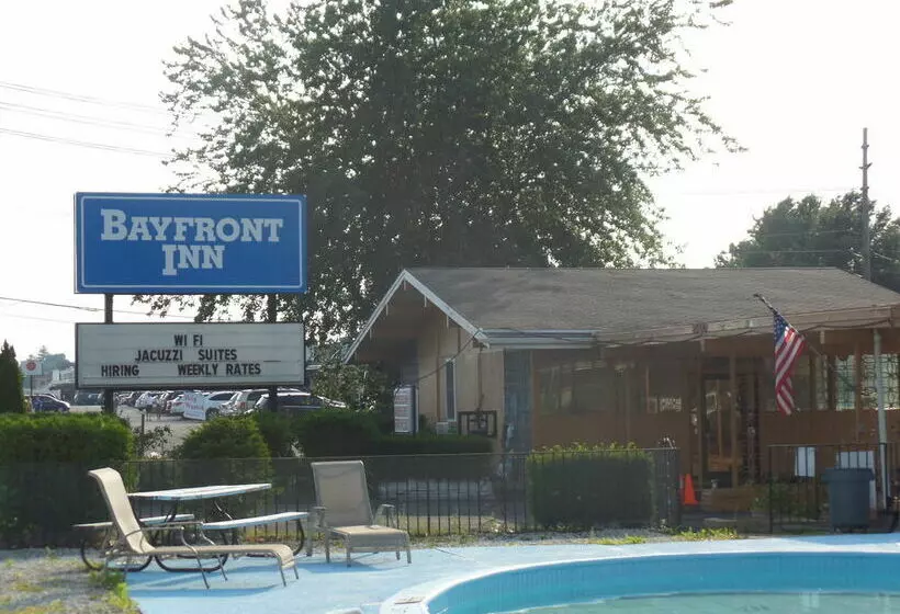 مُتل Bayfront Inn