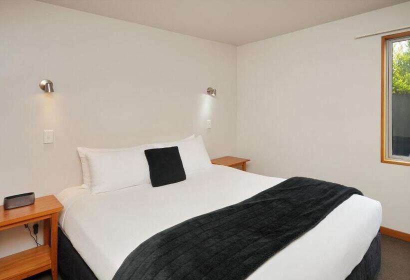 306 Motel Apartments