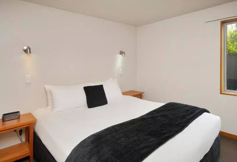 306 Motel Apartments