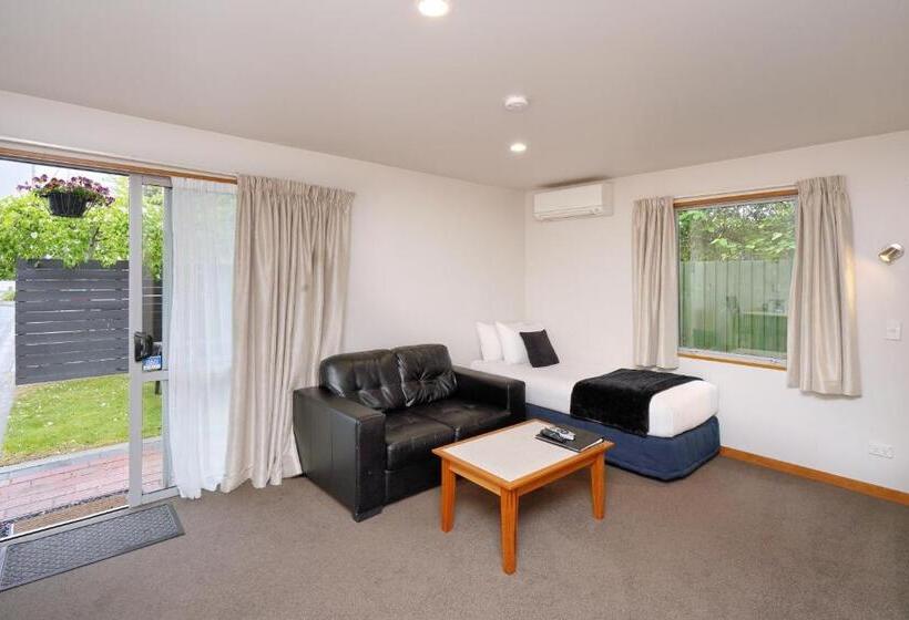 306 Motel Apartments