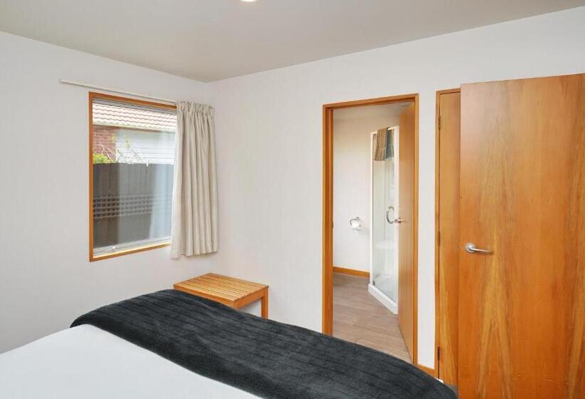 306 Motel Apartments