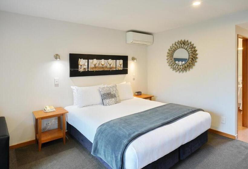 306 Motel Apartments