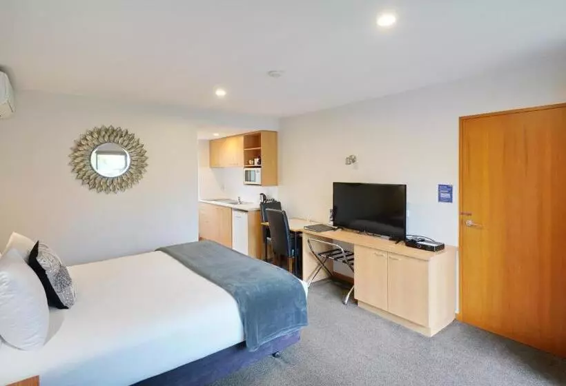 306 Motel Apartments