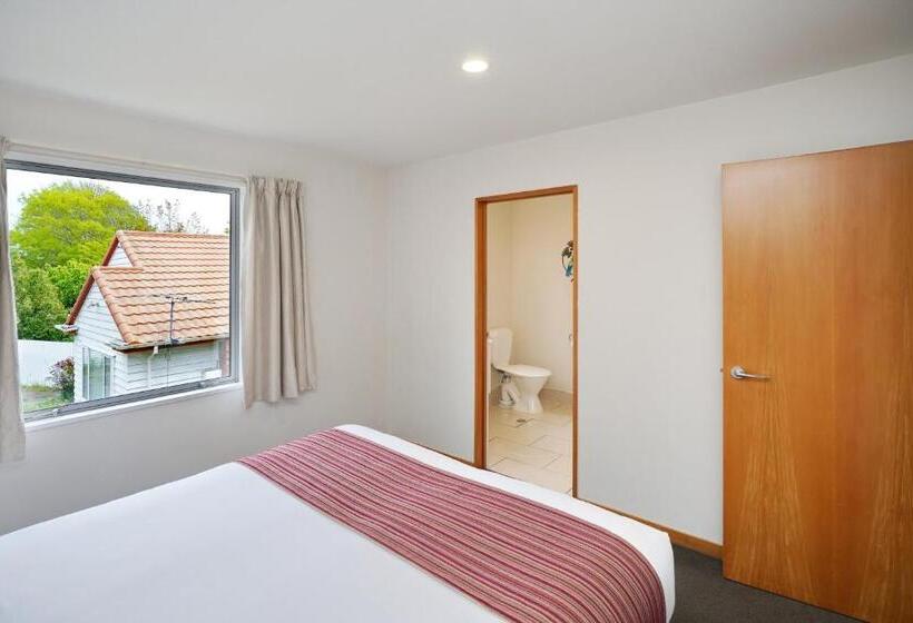 306 Motel Apartments