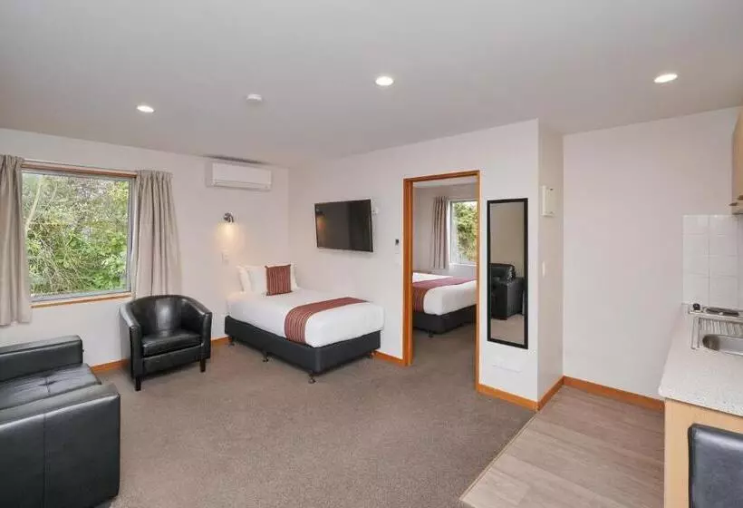 306 Motel Apartments