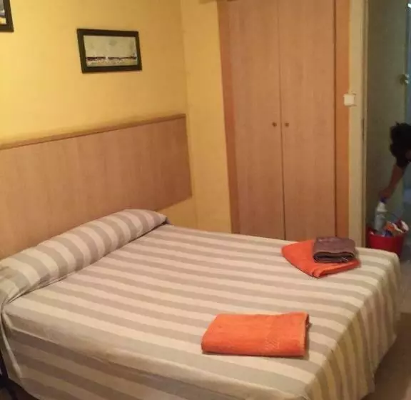 هاستل Residencia Alclausell