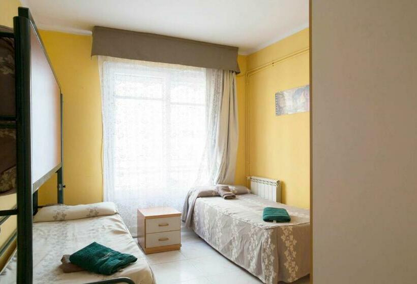 هاستل Residencia Alclausell