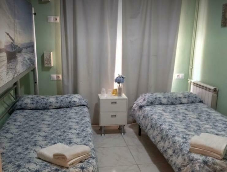 هاستل Residencia Alclausell