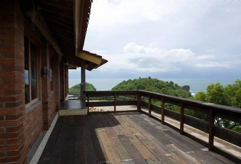 Bed and Breakfast Desa Limasan Resort