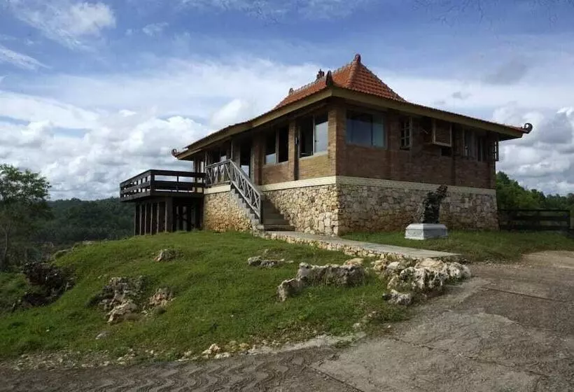 Bed and Breakfast Desa Limasan Resort