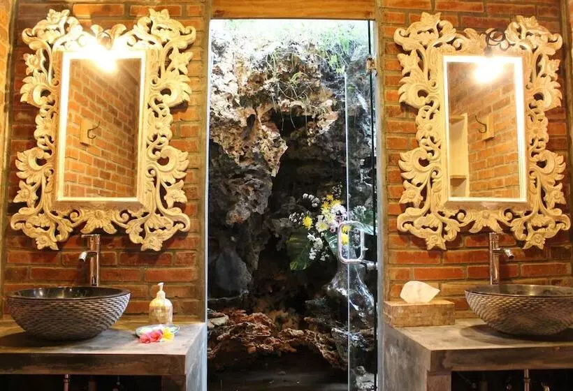 Bed and Breakfast Desa Limasan Resort