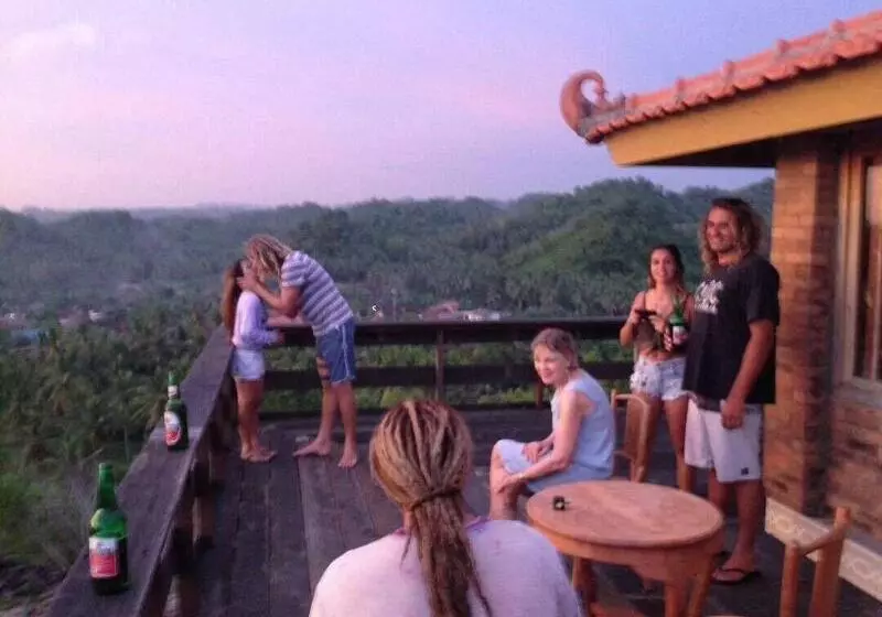 Bed and Breakfast Desa Limasan Resort